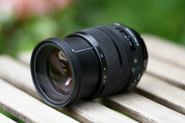لنز Sigma 24-70mm f/2.8 برای عکاسی مدلینگ