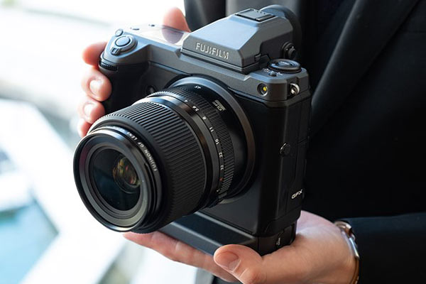 گران ترین دوربین های عکاسی FUJIFILM GFX 100