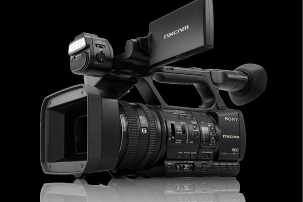 بررسی ویژگی های دوربین فیلمبرداری HXR-NX5R