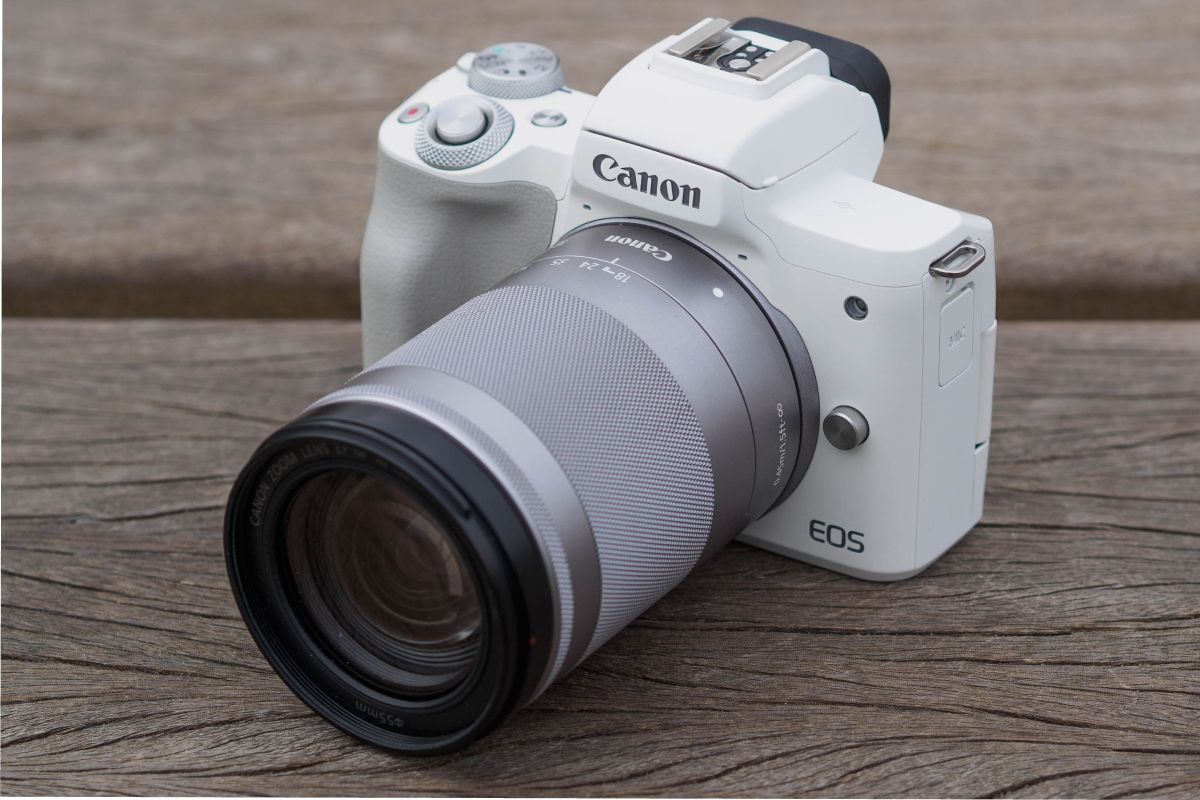 مشخصات دوربین کانن M50 II