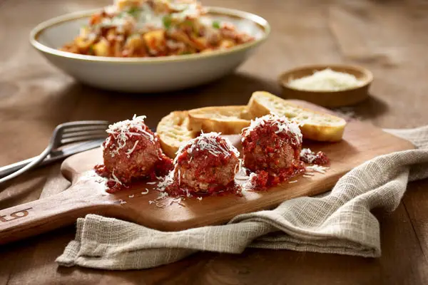 لنز برای عکاسی غذا