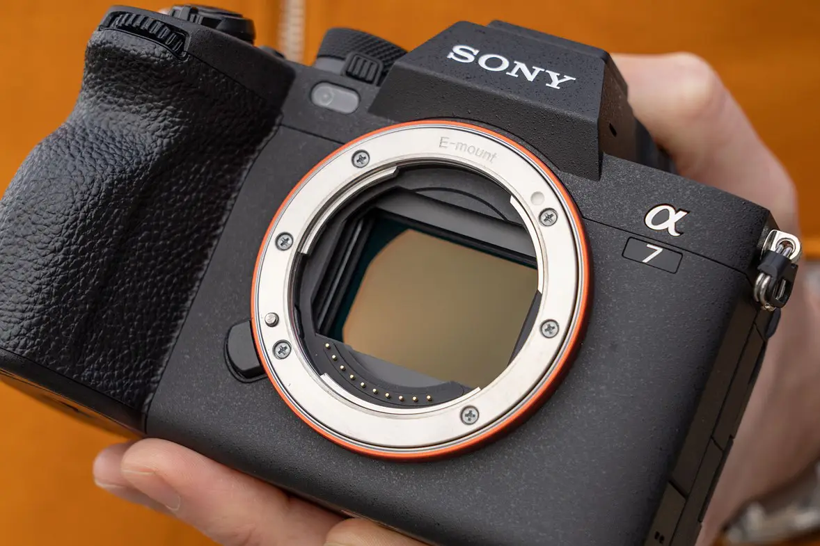 دوربین بدون آینه سونی مدل Sony a7 IV Mirrorless Camera Body