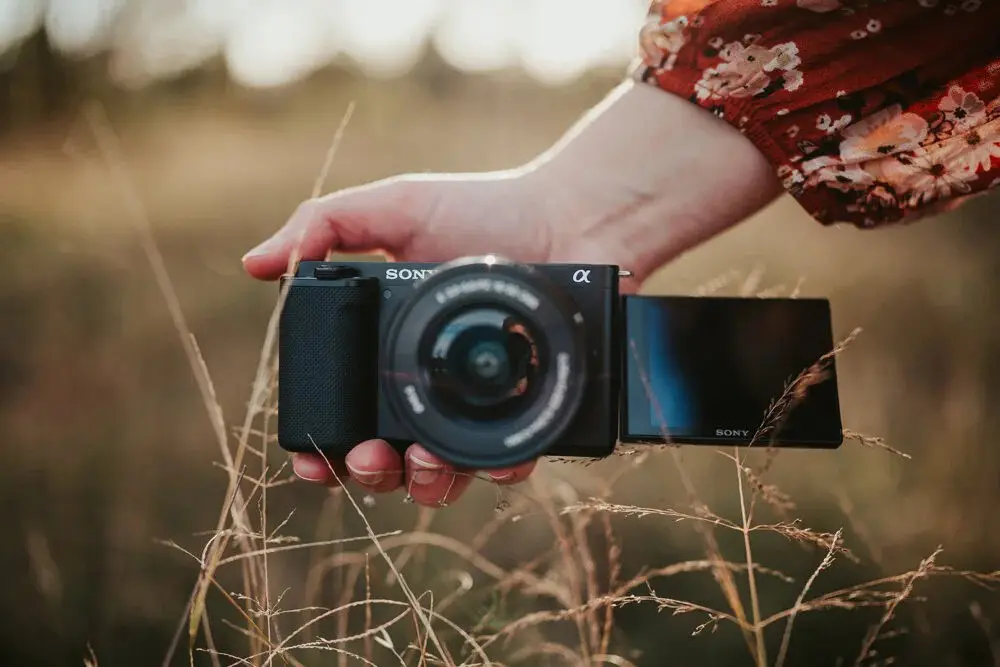 دوربین بدون آینه سونی مدل Sony ZV-E10 Camera kit 16-50mm