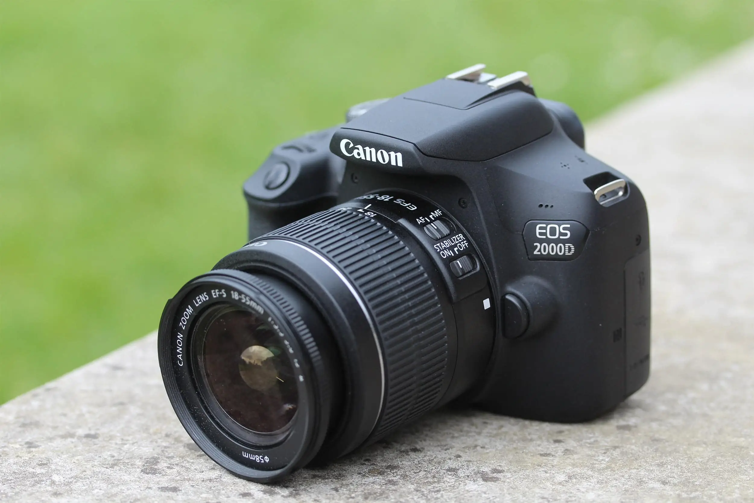 دوربین عکاسی کانن مدل Canon EOS 2000D kit EF-S 18-55mm IS II