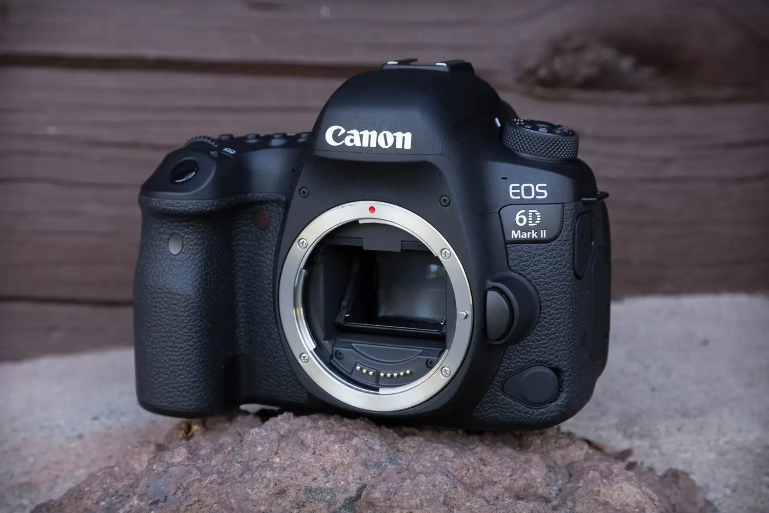 دوربین عکاسی کانن مدل Canon EOS 6D Mark II DSLR Camera Body