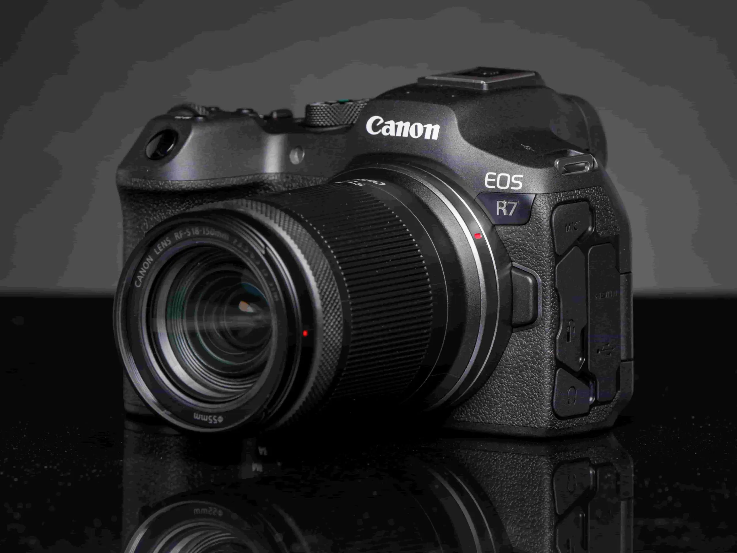 دوربین بدون آینه کانن مدل Canon EOS R7 Camera with 18-150mm
