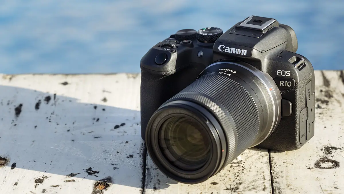 دوربین بدون آینه کانن مدل Canon R10 Kit 18-150mm IS STM