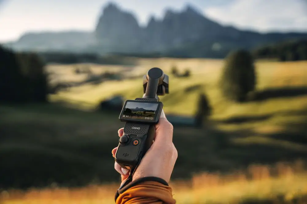 DJI Osmo Pocket 3 Creator Combo Camera