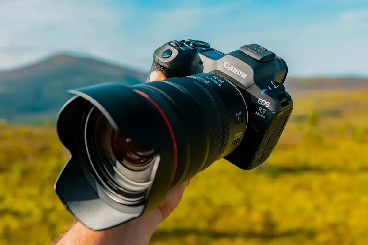 دوربین بدون آینه کانن Canon EOS R5 Mark II 24-105mm f4L USM