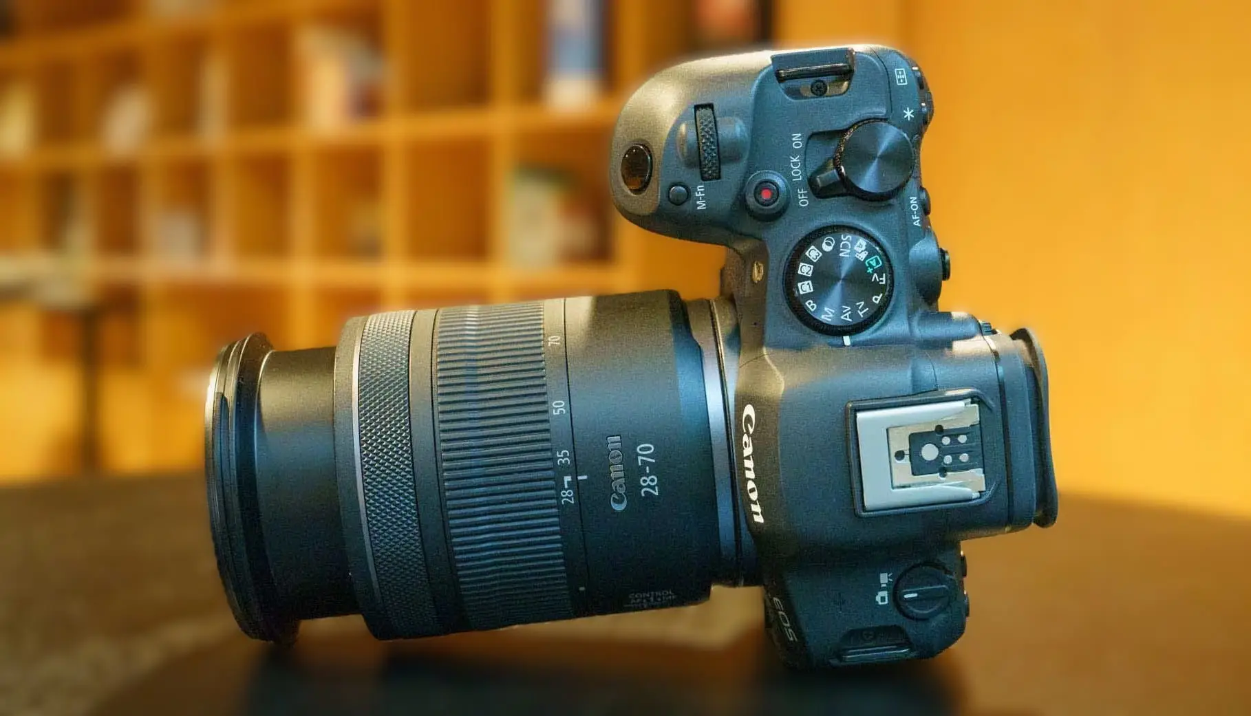 لنز کانن مدل Canon RF 28-70mm f/2.8 IS STM Lens