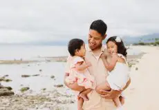 ژست عکاسی کنار دریا