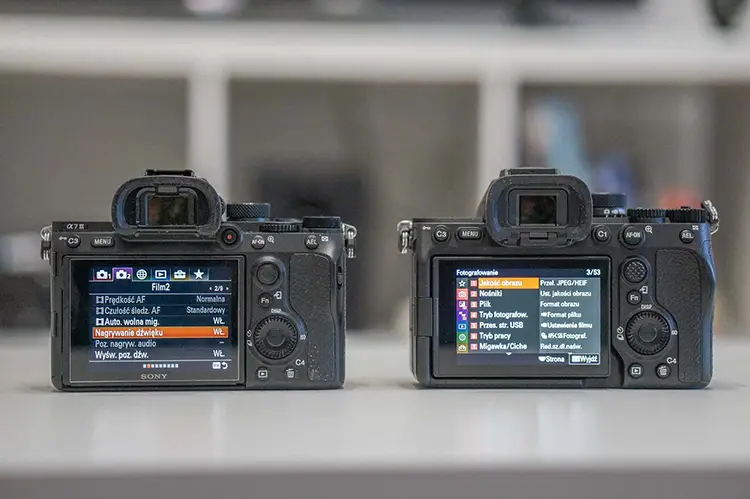 مقایسه Sony A7 IV با A7 III