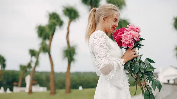 ژست عکاسی با دسته گل